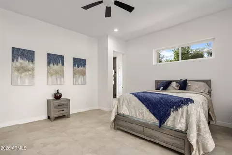 Bedroom - 707 E Ocotillo Rd, Phoenix, AZ 85014 photo 4 of 4