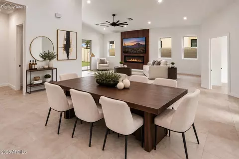 Dining - 707 E Ocotillo Rd, Phoenix, AZ 85014 photo 2 of 2