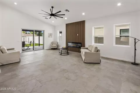 Living - 707 E Ocotillo Rd, Phoenix, AZ 85014 photo 1 of 2
