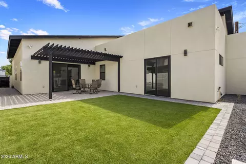 Exterior - 707 E Ocotillo Rd, Phoenix, AZ 85014 photo 3 of 8