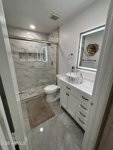 Bath - 2015 N 89th Dr, Phoenix, AZ 85037 photo 3 of 4