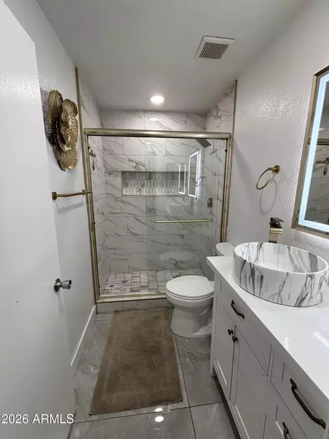 Bath - 2015 N 89th Dr, Phoenix, AZ 85037 photo 4 of 4