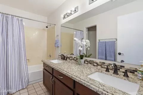 Bath - 1932 E Morrow Dr, Phoenix, AZ 85024 photo 4 of 4