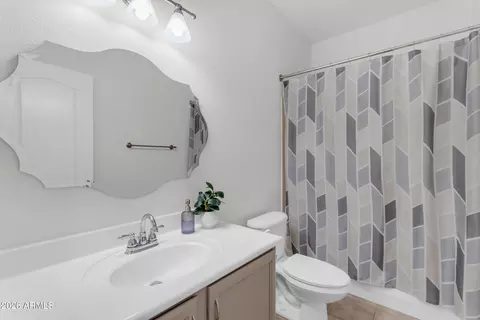 Bath - 1121 E Ranch Ct, Gilbert, AZ 85296 photo 6 of 6