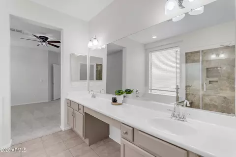Bath - 1121 E Ranch Ct, Gilbert, AZ 85296 photo 4 of 6