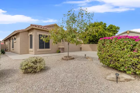 Exterior - 1121 E Ranch Ct, Gilbert, AZ 85296 photo 2 of 11