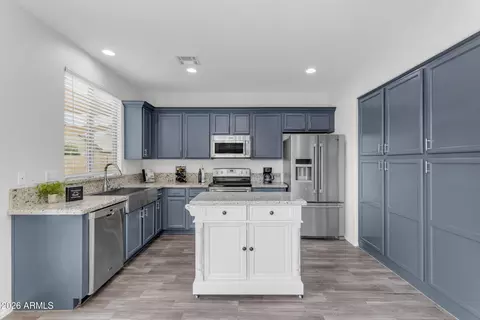 Kitchen - 1121 E Ranch Ct, Gilbert, AZ 85296 photo 2 of 5