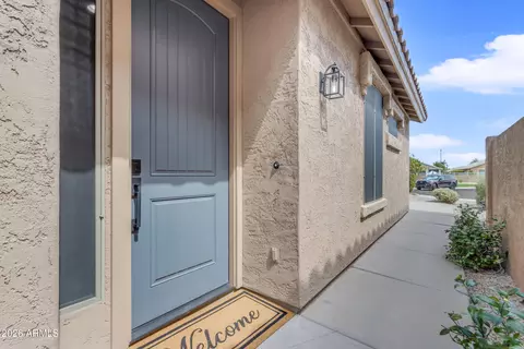 Exterior - 1121 E Ranch Ct, Gilbert, AZ 85296 photo 3 of 11