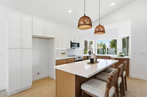 Kitchen - 3713 E Taro Ln, Phoenix, AZ 85050 photo 3 of 4