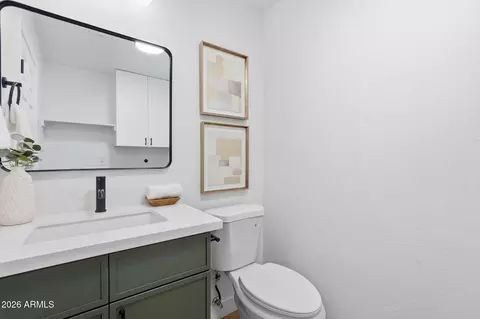 Bath - 3713 E Taro Ln, Phoenix, AZ 85050 photo 4 of 4