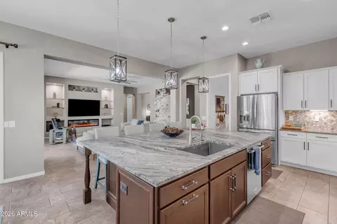 Kitchen - 11116 E Travertine Ave, Mesa, AZ 85212 photo 7 of 11