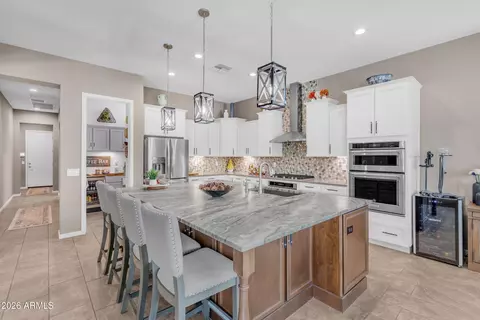 Kitchen - 11116 E Travertine Ave, Mesa, AZ 85212 photo 4 of 11