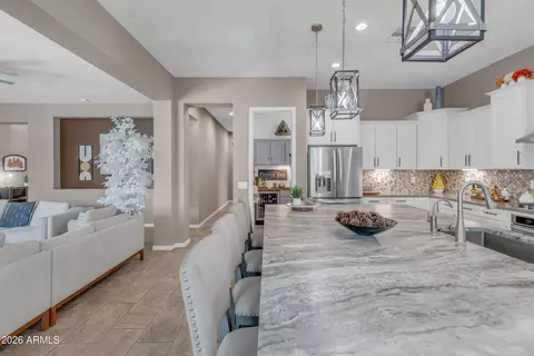 Kitchen - 11116 E Travertine Ave, Mesa, AZ 85212 photo 5 of 11