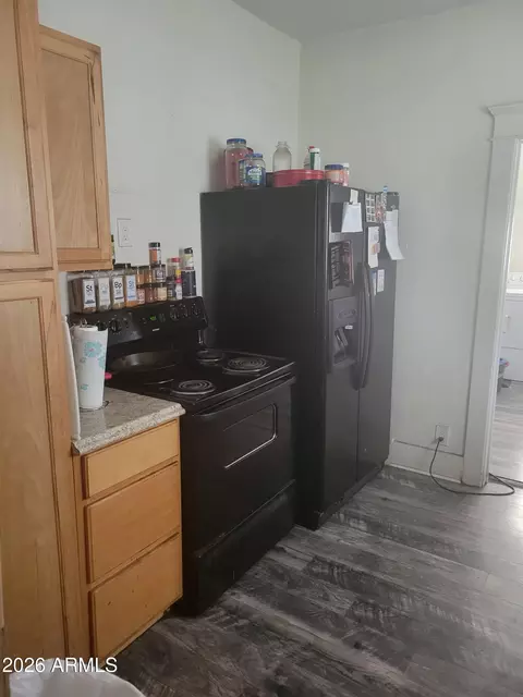 Kitchen - 324 N 18th Ave, Phoenix, AZ 85007 photo 2 of 2