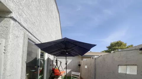 Exterior - 253 E Beck Ln, Phoenix, AZ 85022 photo 4 of 8