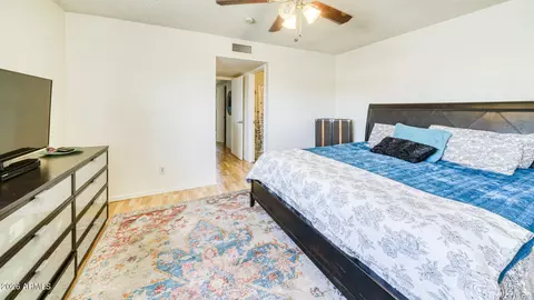 Bedroom - 253 E Beck Ln, Phoenix, AZ 85022 photo 2 of 5