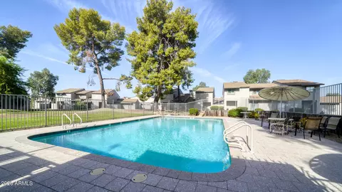 Exterior - 253 E Beck Ln, Phoenix, AZ 85022 photo 3 of 8