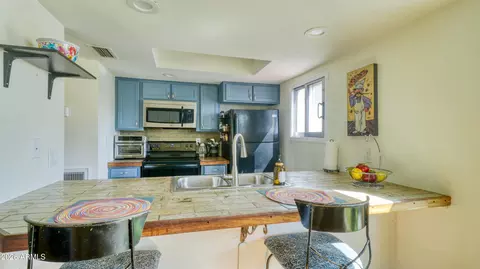 Kitchen - 253 E Beck Ln, Phoenix, AZ 85022 photo 1 of 1