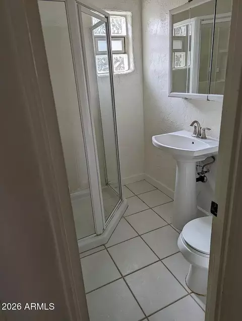 Bath - 9609 N Central Ave, Phoenix, AZ 85020 photo 1 of 1