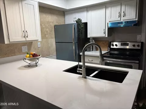 461 W Holmes Ave #132, Mesa, AZ 85210