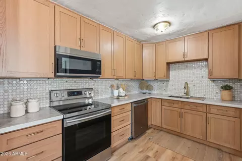 1006 E Weldon Ave, Phoenix, AZ 85014 photo 2