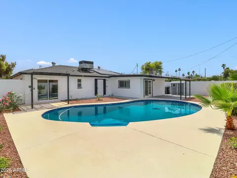 Exterior - 6036 N 8th St, Phoenix, AZ 85014 photo 4 of 7