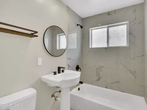 Bath - 6036 N 8th St, Phoenix, AZ 85014 photo 4 of 4