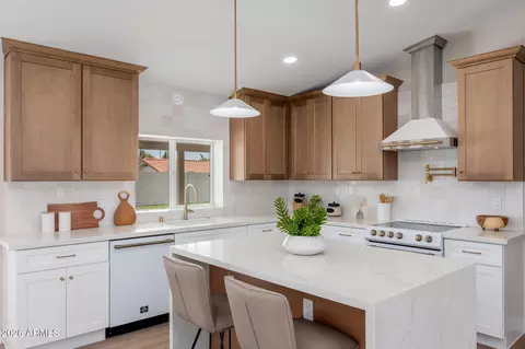 Kitchen - 417 E Marconi Ave, Phoenix, AZ 85022 photo 3 of 6