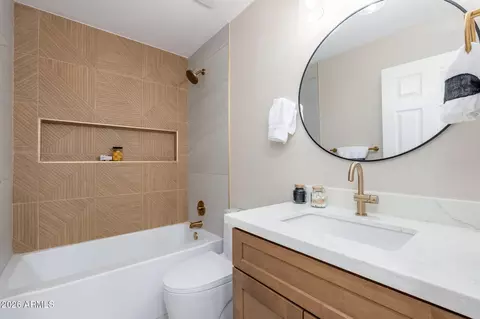 Bath - 417 E Marconi Ave, Phoenix, AZ 85022 photo 6 of 6