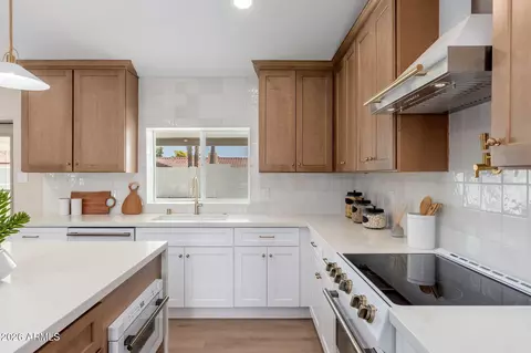 Kitchen - 417 E Marconi Ave, Phoenix, AZ 85022 photo 5 of 6