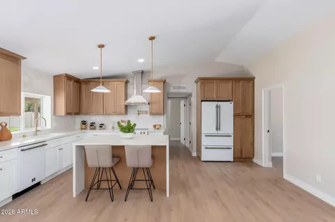 Kitchen - 417 E Marconi Ave, Phoenix, AZ 85022 photo 2 of 6