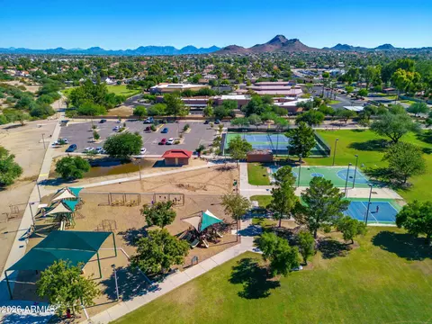 View/Area - 417 E Marconi Ave, Phoenix, AZ 85022 photo 9 of 16