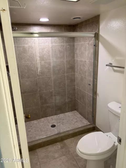Bath - 4111 E Camelback Rd #17, Phoenix, AZ 85018 photo 1 of 3