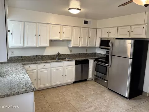 Kitchen - 4111 E Camelback Rd #17, Phoenix, AZ 85018 photo 1 of 2