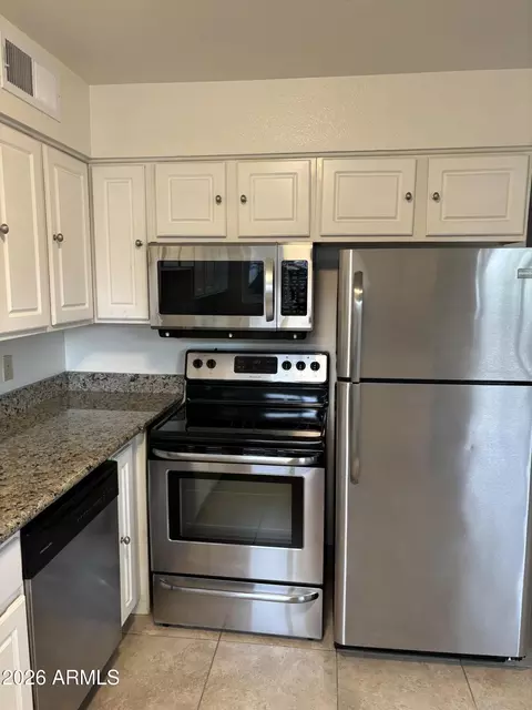Kitchen - 4111 E Camelback Rd #17, Phoenix, AZ 85018 photo 2 of 2