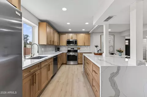 Kitchen - 1709 E Frier Dr, Phoenix, AZ 85020 photo 3 of 4