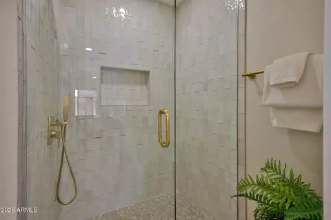 Bath - 1709 E Frier Dr, Phoenix, AZ 85020 photo 3 of 3
