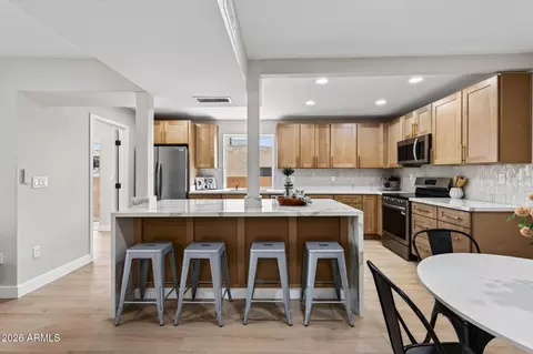 Kitchen - 1709 E Frier Dr, Phoenix, AZ 85020 photo 2 of 4