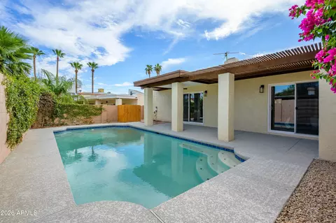 Exterior - 1709 E Frier Dr, Phoenix, AZ 85020 photo 2 of 4
