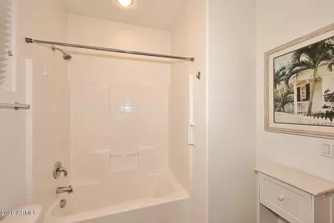 Bath - 4058 E Rakestraw Ln, Gilbert, AZ 85298 photo 4 of 5