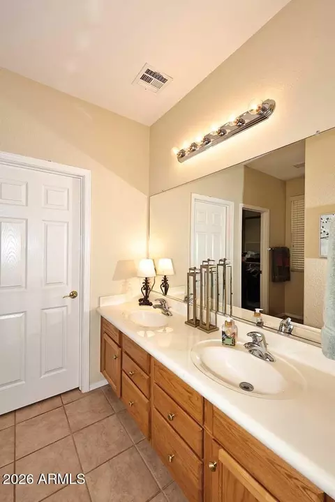 Bath - 4058 E Rakestraw Ln, Gilbert, AZ 85298 photo 1 of 5