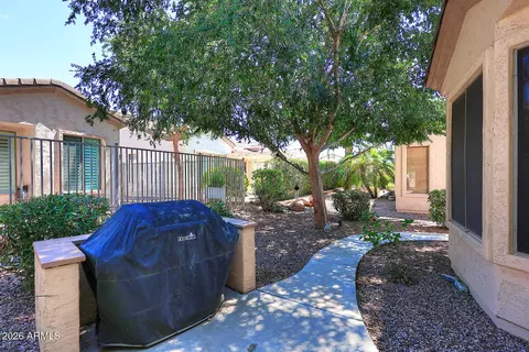 Exterior - 4058 E Rakestraw Ln, Gilbert, AZ 85298 photo 4 of 16