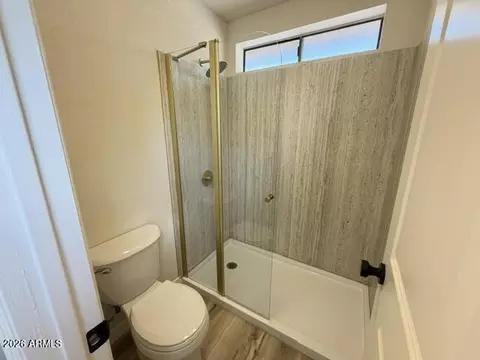 Bath - 2829 E Tracy Ln #4, Phoenix, AZ 85032 photo 2 of 3