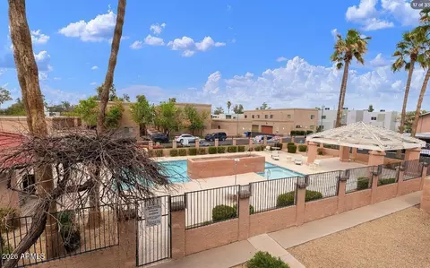 Exterior - 2829 E Tracy Ln #4, Phoenix, AZ 85032 photo 2 of 4