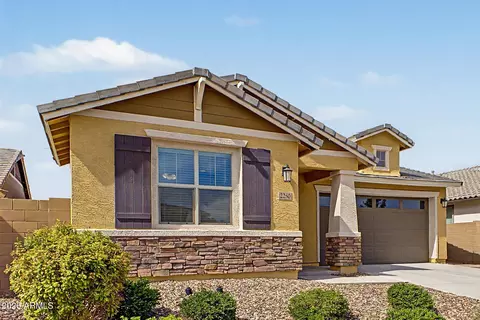 Exterior - 2250 E Citadel Dr, Gilbert, AZ 85298 photo 4 of 8