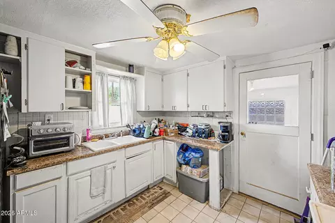 Kitchen - 2353 W Ohio St, Apache Junction, AZ 85120 photo 2 of 3