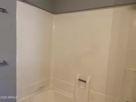 Bath - 2693 E Oakleaf Dr, Tempe, AZ 85288 photo 3 of 4