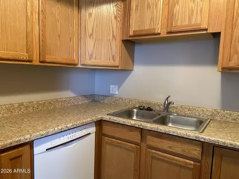 Kitchen - 2693 E Oakleaf Dr, Tempe, AZ 85288 photo 4 of 5