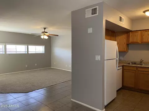 Living - 2693 E Oakleaf Dr, Tempe, AZ 85288 photo 4 of 4
