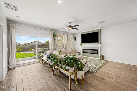 Living - 9918 S Holandes Dr, Apache Junction, AZ 85120 photo 2 of 2